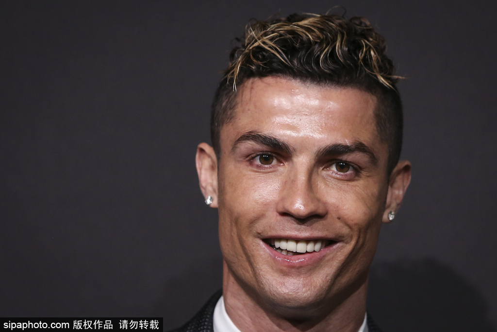 【战报】重庆狼队 3-0 XYG：重庆狼队零封XYG，向鱼金蝉首秀展现强劲实力